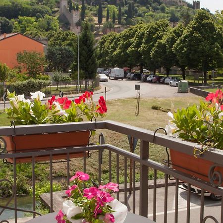 Hotel La Finestra Sul Castello à Soave  Extérieur photo