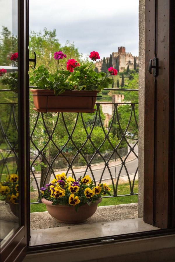 Hotel La Finestra Sul Castello à Soave  Extérieur photo