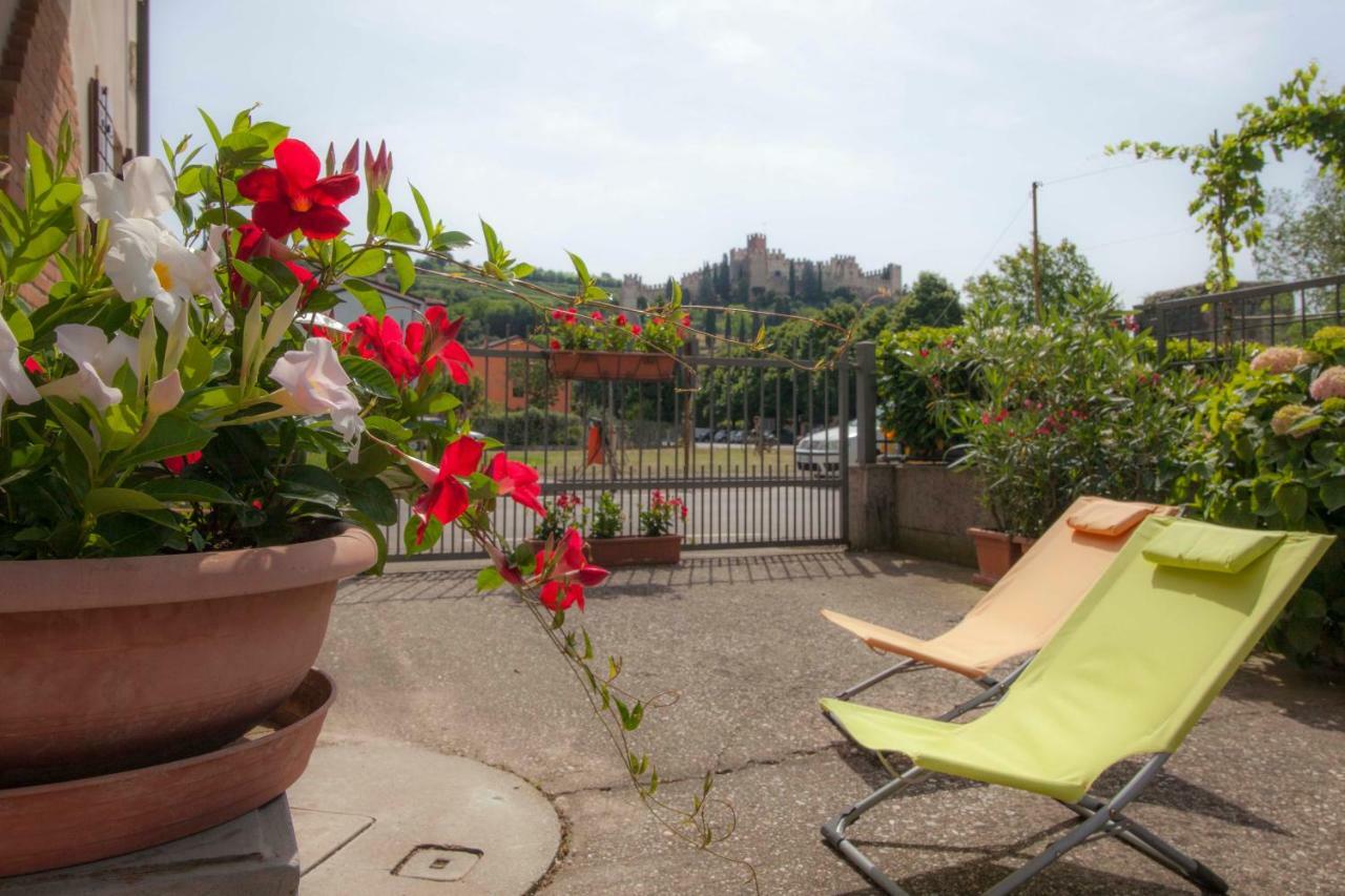 Hotel La Finestra Sul Castello à Soave  Extérieur photo