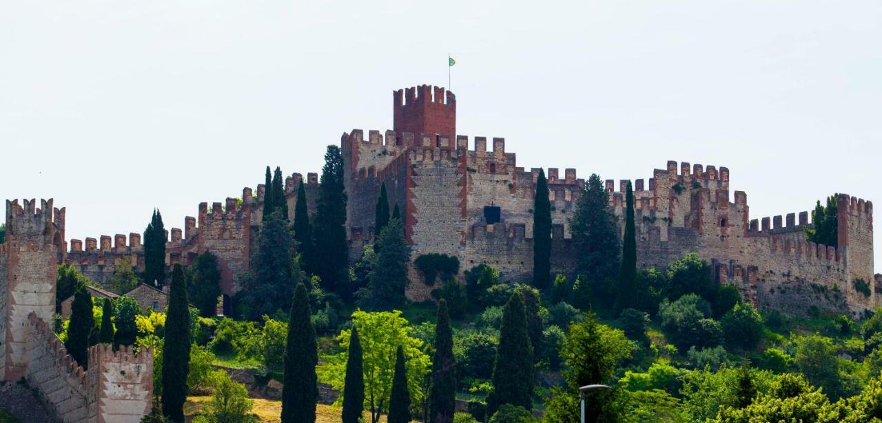 Hotel La Finestra Sul Castello à Soave  Extérieur photo