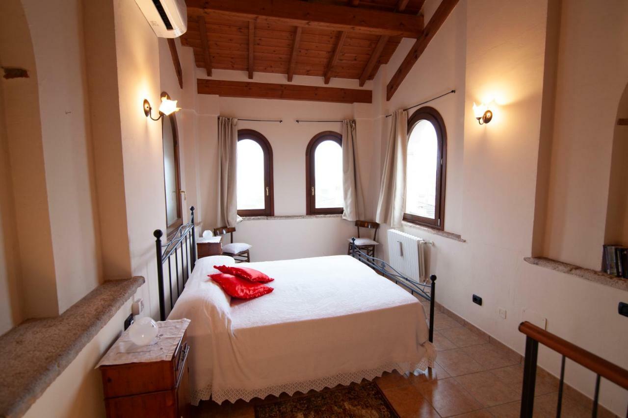 Hotel La Finestra Sul Castello à Soave  Extérieur photo